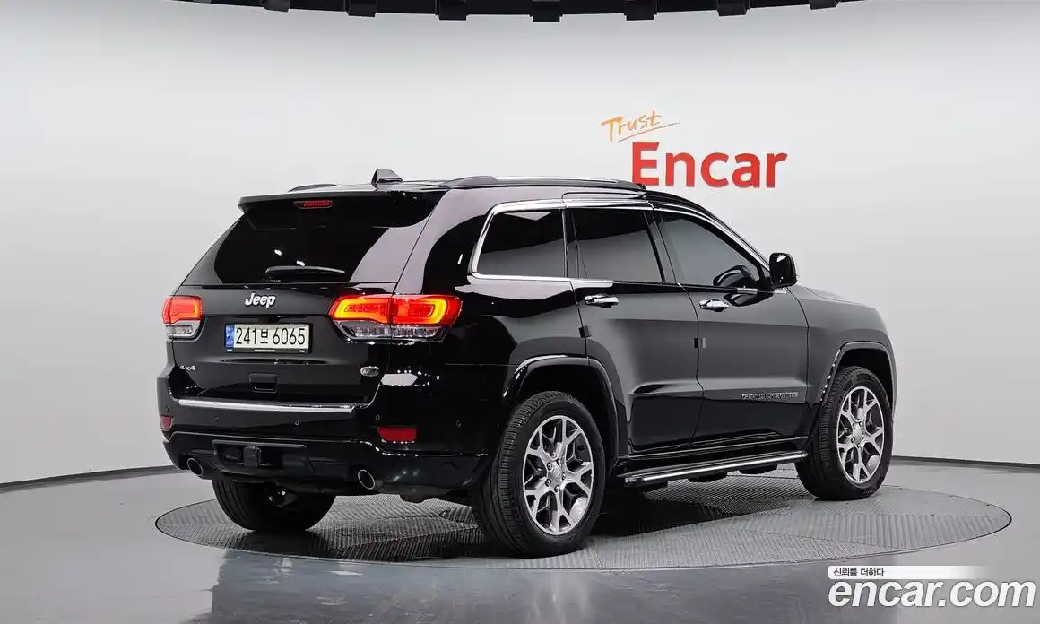 Jeep Cherokee 2021 3.6 Автомат в Москве № 169602, фото 7