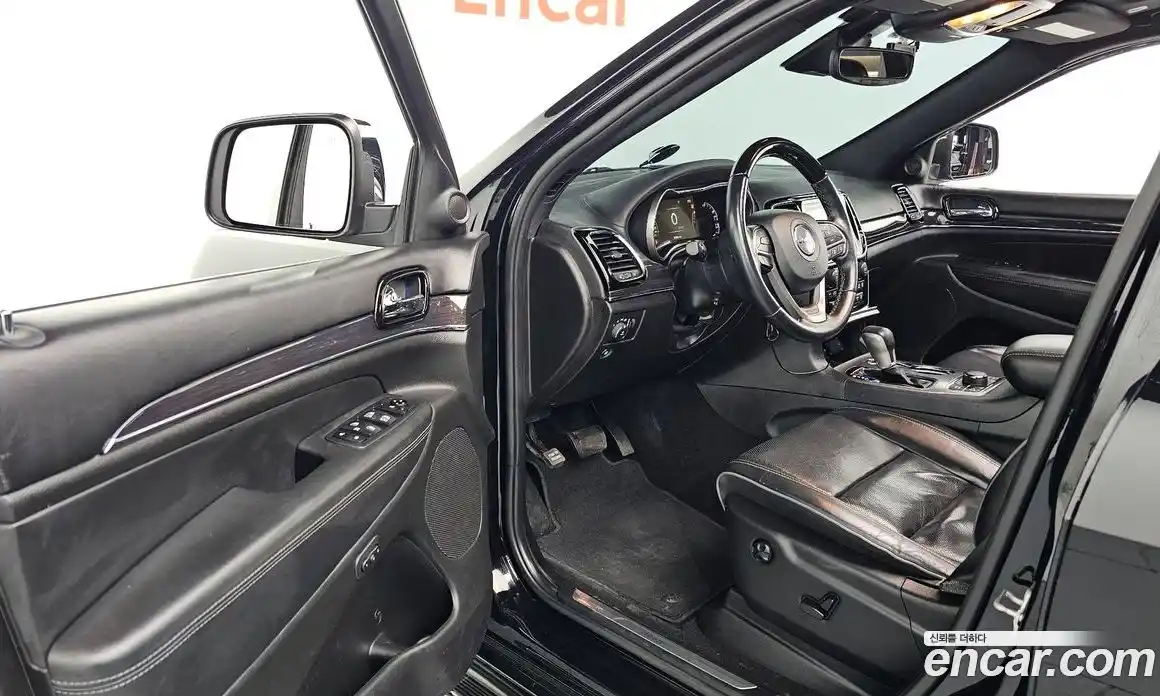 Jeep Cherokee 2021 3.6 Автомат в Москве № 169602, фото 9