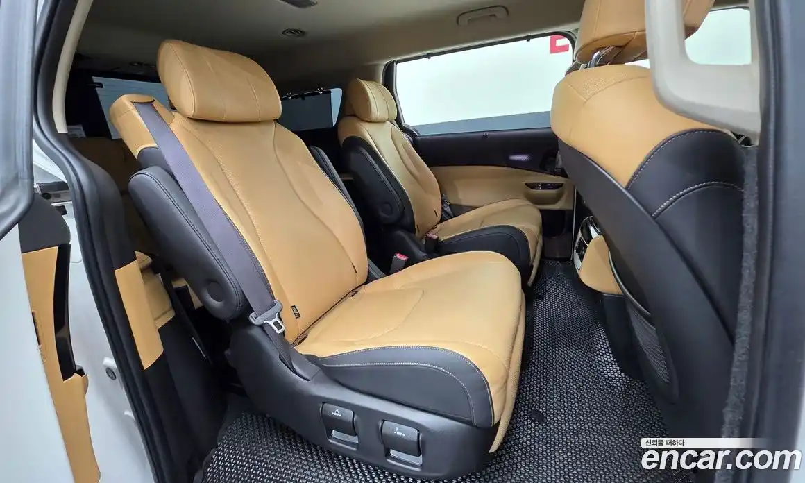 Kia Canival 2021 2.2 Автомат в Москве № 17828, фото 13