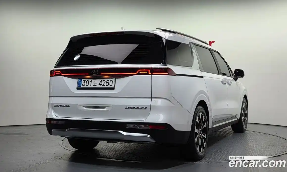 Kia Canival 2021 2.2 Автомат в Москве № 17828, фото 14