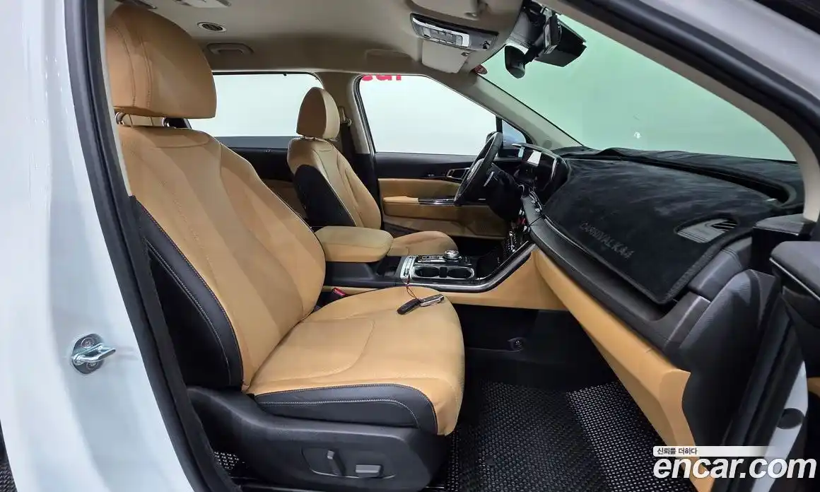 Kia Canival 2021 2.2 Автомат в Москве № 17828, фото 16