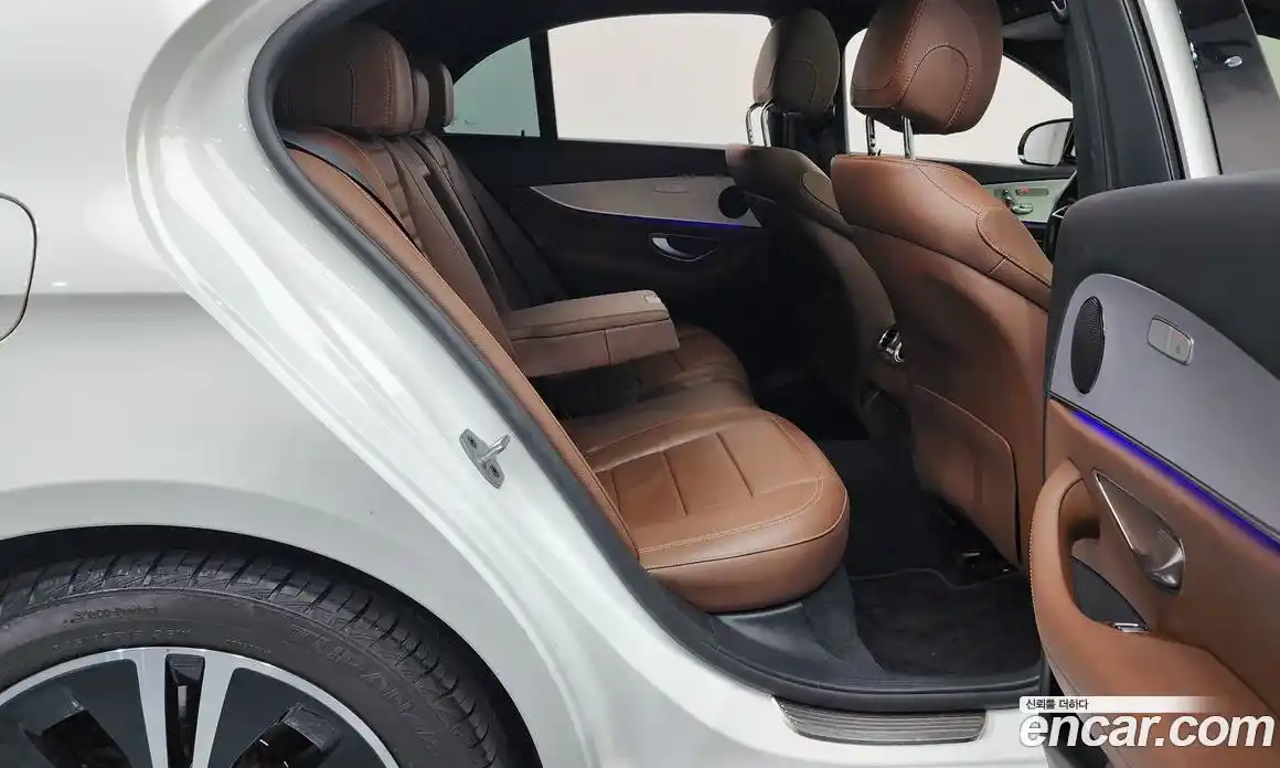 Mercedes-Benz E-Class 2021 2.0 Автомат в Москве № 179911, фото 13