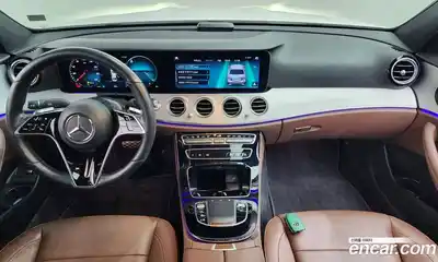 Mercedes-Benz E-Class 2021 2.0 Автомат в Москве № 179911, миниатюра 3