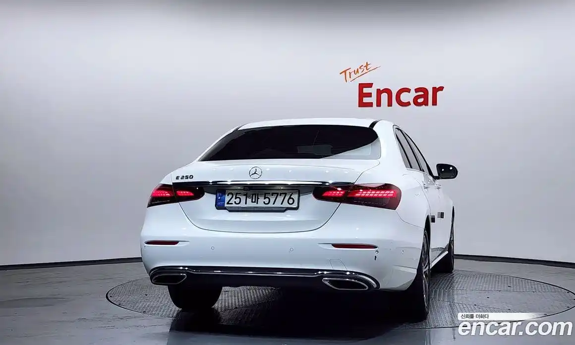 Mercedes-Benz E-Class 2021 2.0 Автомат в Москве № 179911, фото 6