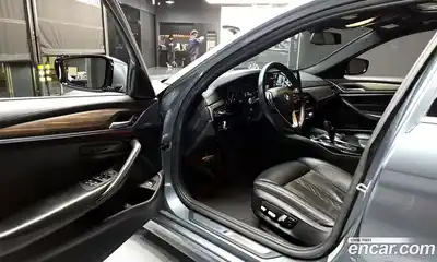 BMW 5-Series 2018 2.0 Автомат в Москве № 192017, миниатюра 3