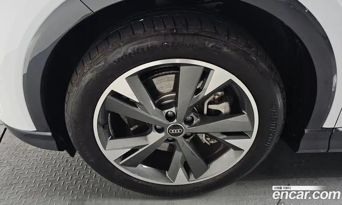 Audi Q4 e-tron 2023 0.2 Автомат в Москве № 192539, фото 17