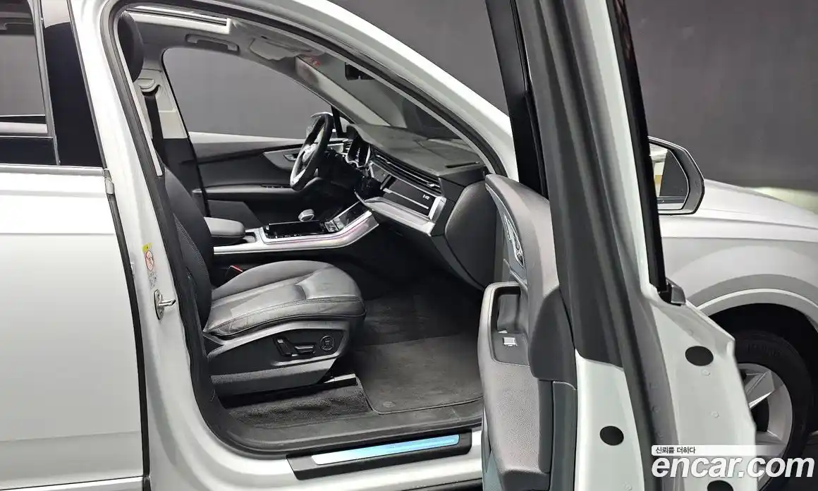 Audi Q7 2021 3.0 Автомат в Москве № 196421, фото 3