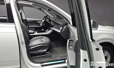 Audi Q7 2021 3.0 Автомат в Москве № 196421, миниатюра 3