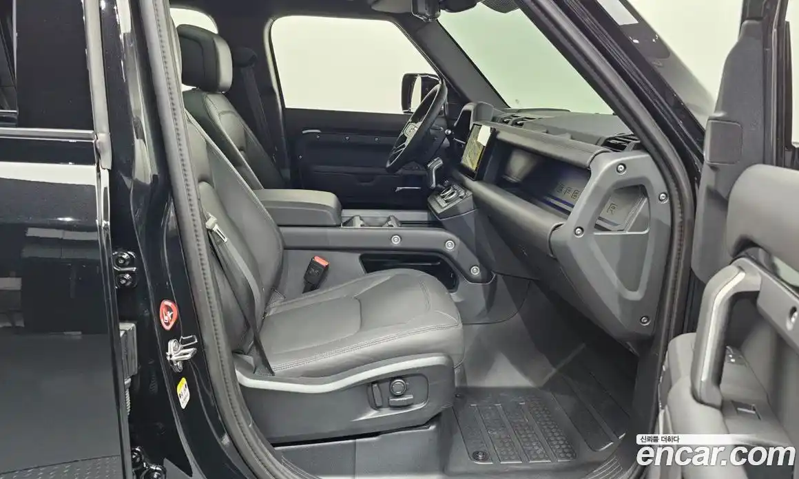 Land Rover Defender 2025 2.0 Автомат в Москве № 198074, фото 16