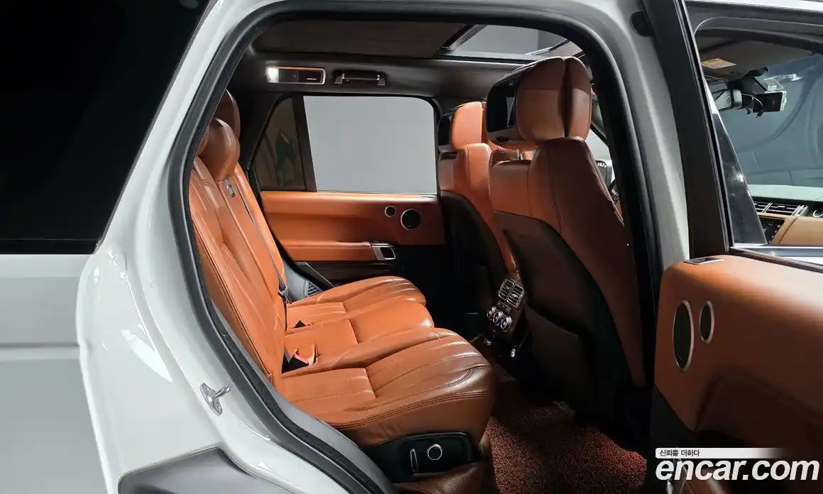 Land Rover Range-Rover 2016 4.4 Автомат в Москве № 198159, фото 14