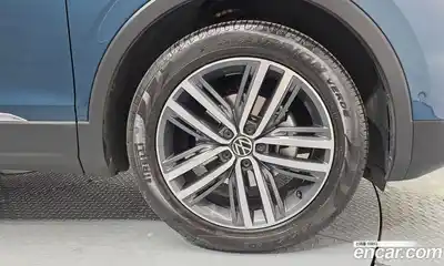 Volkswagen Tiguan 2023 2.0 Автомат в Москве № 198972, миниатюра 11