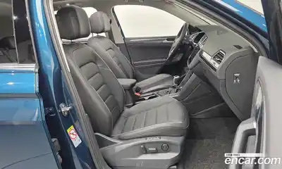 Volkswagen Tiguan 2023 2.0 Автомат в Москве № 198972, миниатюра 6