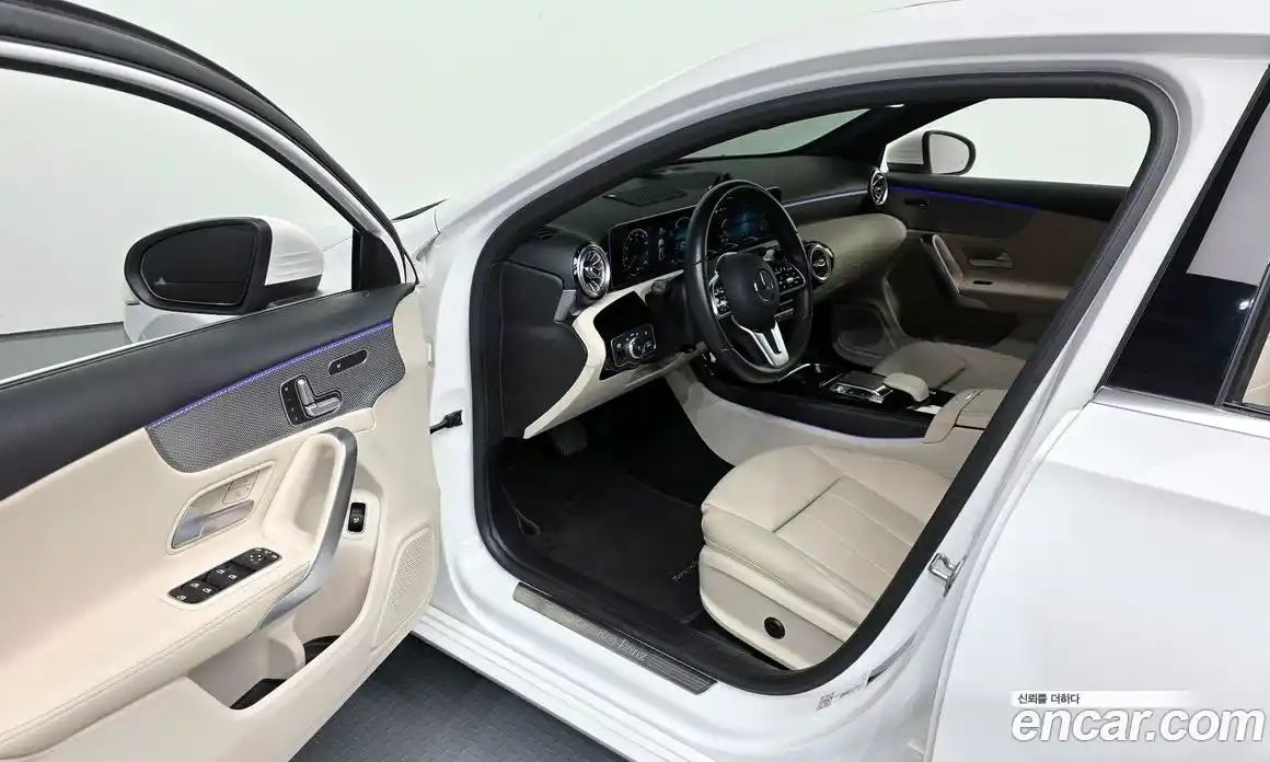 Mercedes-Benz A-Class 2020 2.0 Автомат в Москве № 206193, фото 11