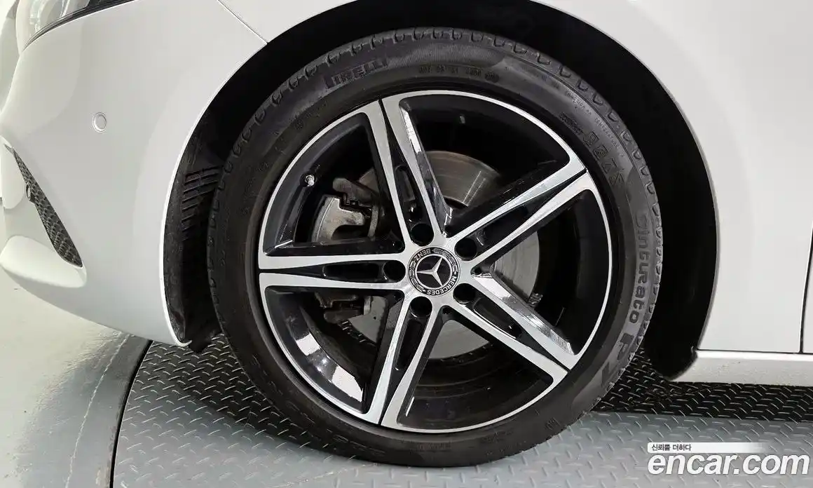 Mercedes-Benz A-Class 2020 2.0 Автомат в Москве № 206193, фото 15