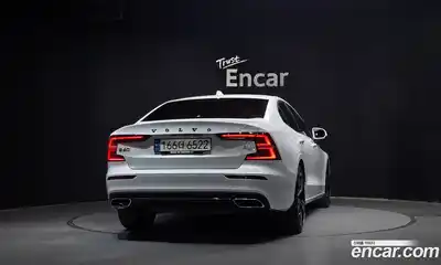 Volvo S60 2022 2.0 Автомат в Москве № 212842, миниатюра 2