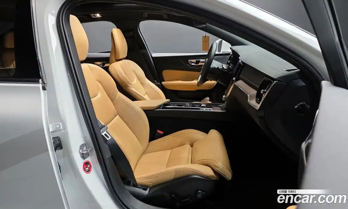 Volvo S60 2022 2.0 Автомат в Москве № 212842, фото 3