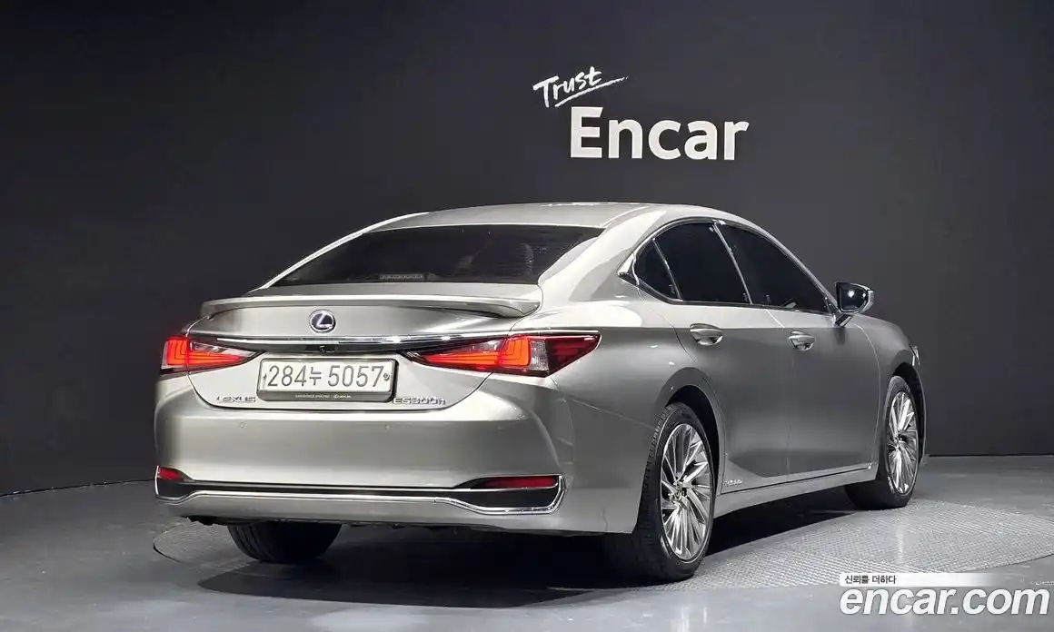 Lexus ES 2020 2.5 Автомат в Москве № 214612, фото 11