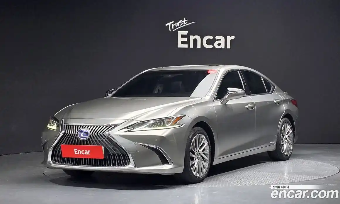 Lexus ES 2020 2.5 Автомат в Москве № 214612, фото 13