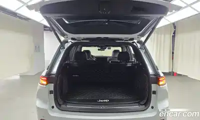 Jeep Cherokee 2023 2.0 Автомат в Москве № 215483, миниатюра 11