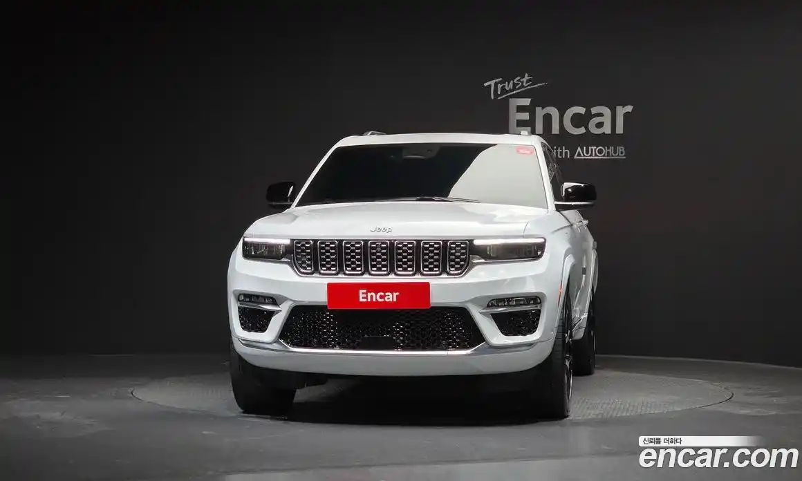 Jeep Cherokee 2023 2.0 Автомат в Москве № 215483, фото 13