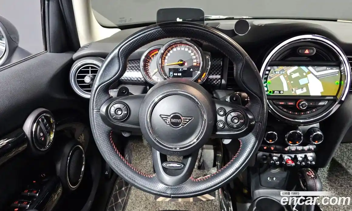 Mini Cooper 2019 2.0 Автомат в Москве № 224021, фото 12