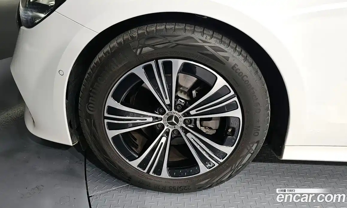 Mercedes-Benz E-Class 2025 2.0 Автомат в Москве № 229339, фото 11