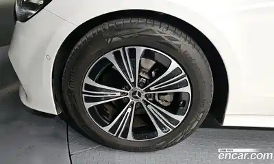 Mercedes-Benz E-Class 2025 2.0 Автомат в Москве № 229339, миниатюра 11