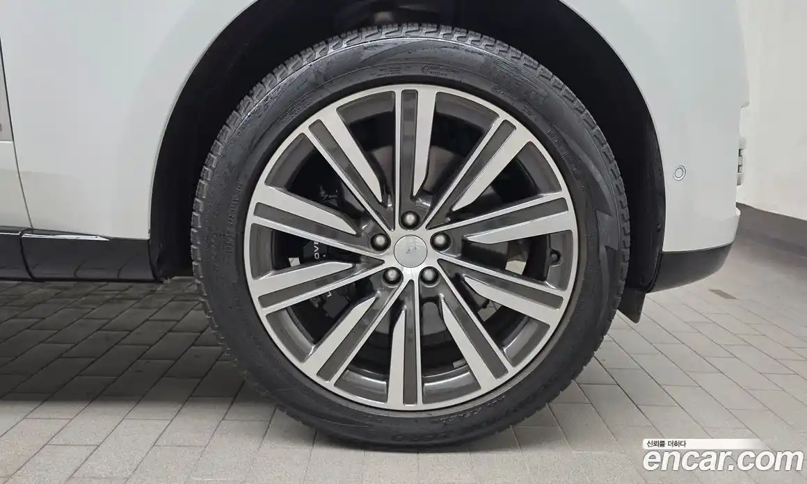 Land Rover Range-Rover 2023 4.4 Автомат в Москве № 231121, фото 11