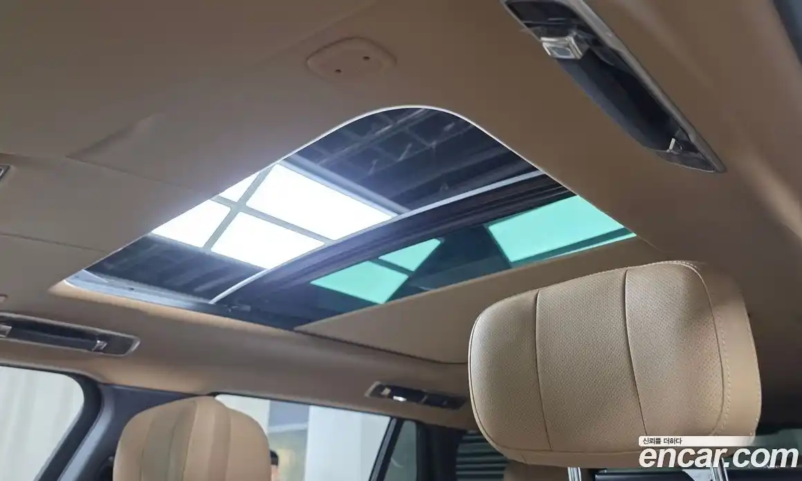 Land Rover Range-Rover 2023 4.4 Автомат в Москве № 231121, фото 4