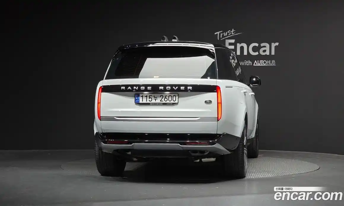 Land Rover Range-Rover 2023 4.4 Автомат в Москве № 231121, фото 10