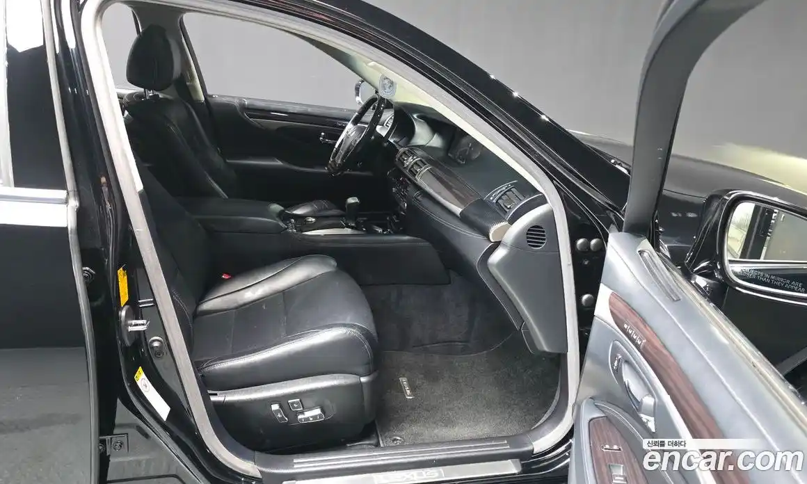 Lexus LS 2014 4.6 Автомат в Москве № 232027, фото 11