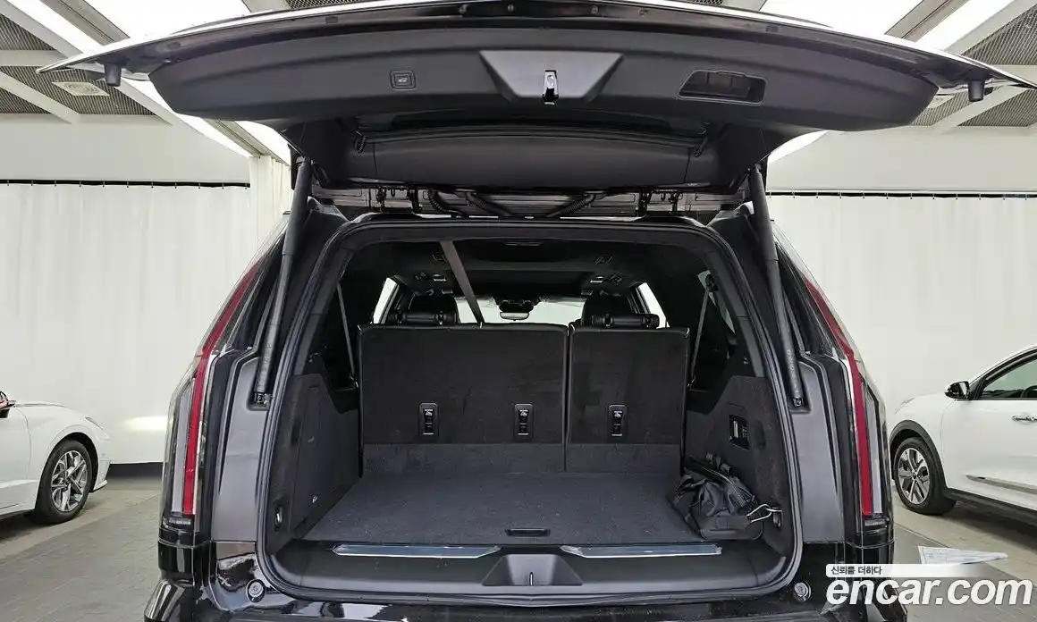 Cadillac Escalade 2025 6.2 Автомат в Москве № 256346, фото 1