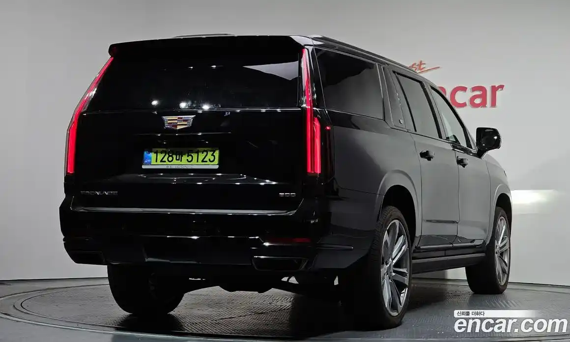 Cadillac Escalade 2025 6.2 Автомат в Москве № 256346, фото 14