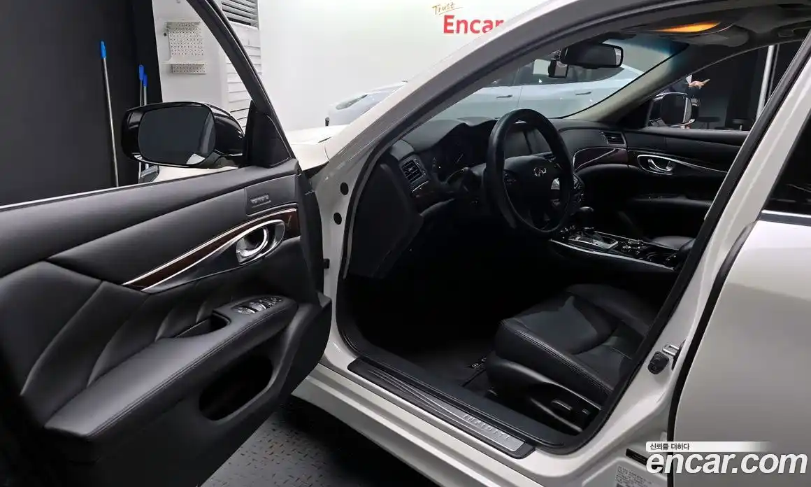 Infiniti Q70 2019 3.7 Автомат в Москве № 267000, фото 12