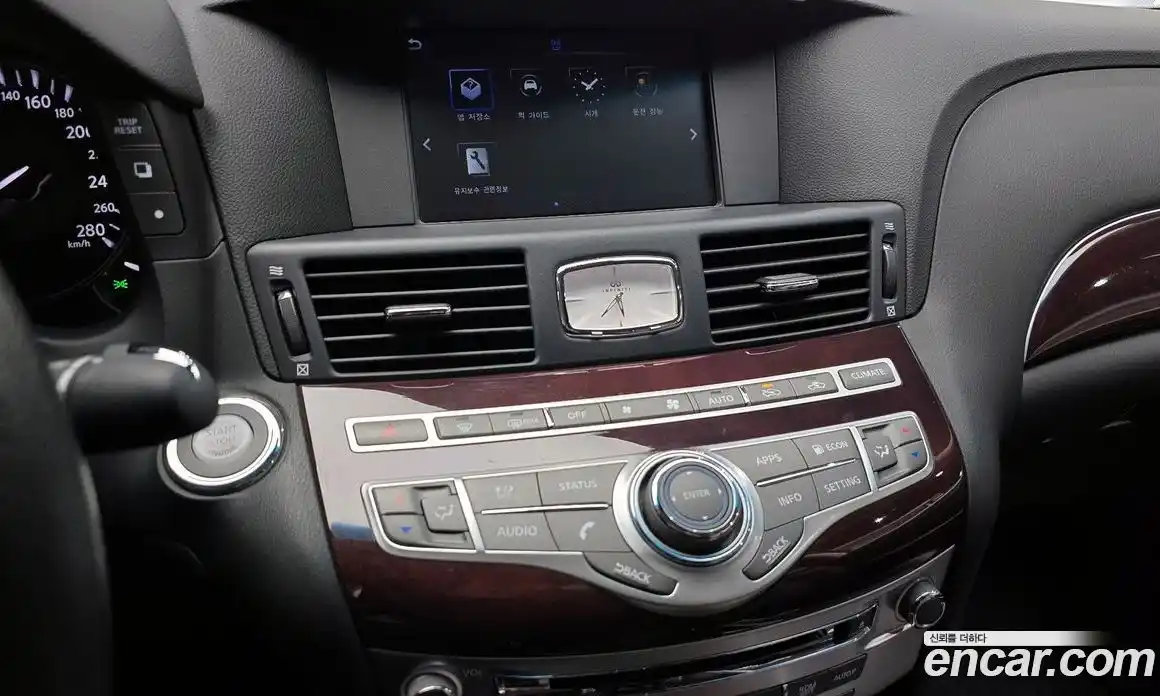 Infiniti Q70 2019 3.7 Автомат в Москве № 267000, фото 7