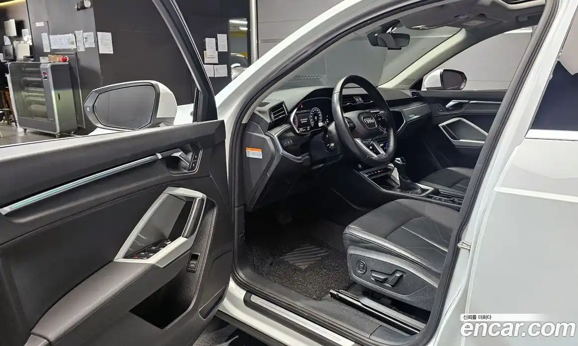 Audi Q3 2020 2.0 Автомат в Москве № 268007, фото 3