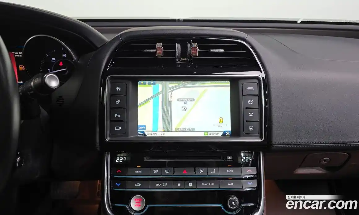 Jaguar XE 2016 2.0 Автомат в Москве № 268076, фото 18