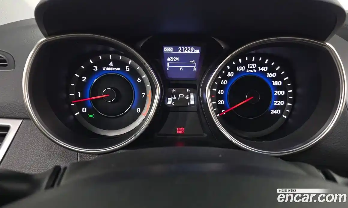 Hyundai Avante 2011 1.6 Автомат в Москве № 280714, фото 3