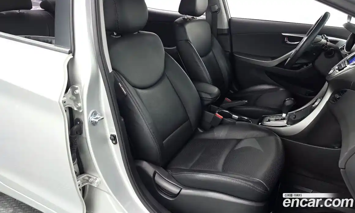 Hyundai Avante 2011 1.6 Автомат в Москве № 280714, фото 8