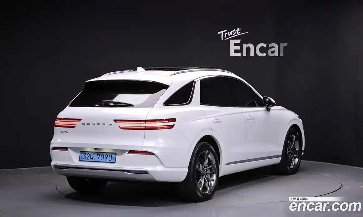Genesis GV70 2022 0.1 Автомат в Москве № 289096, фото 12