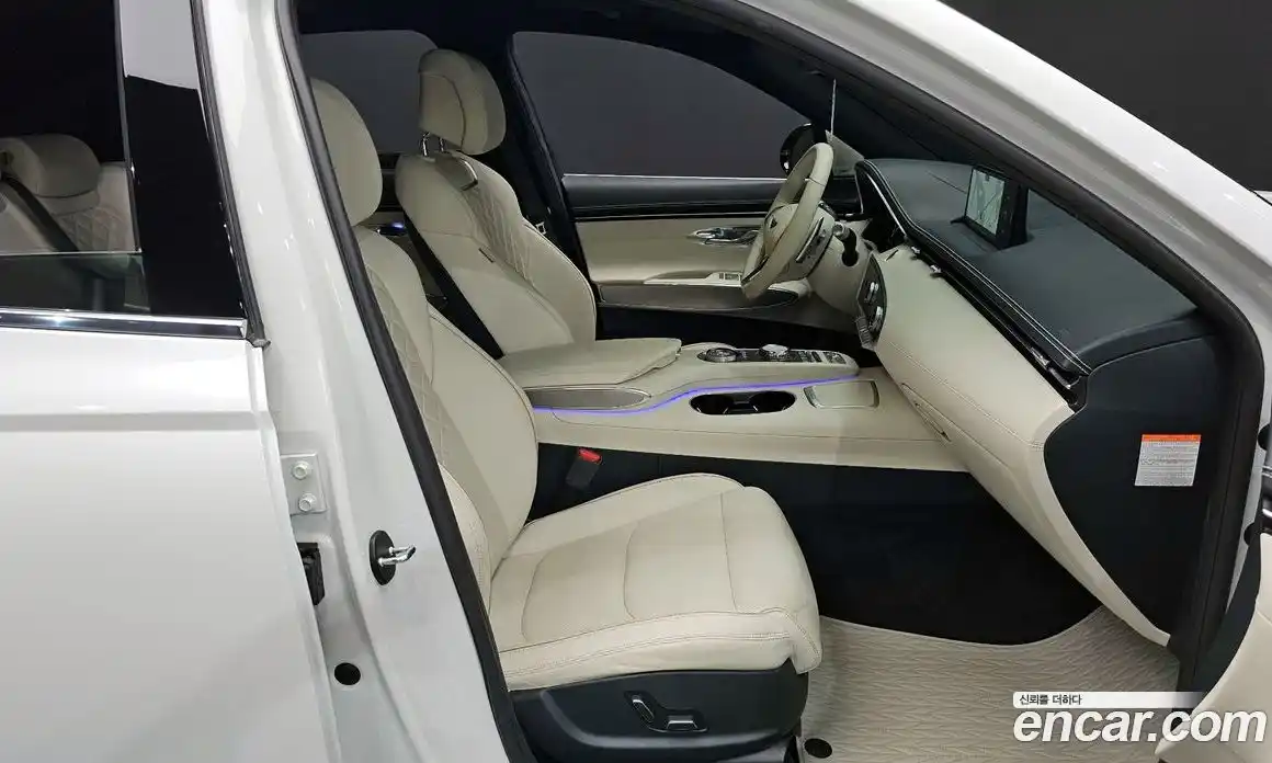 Genesis GV70 2022 0.1 Автомат в Москве № 289096, фото 16