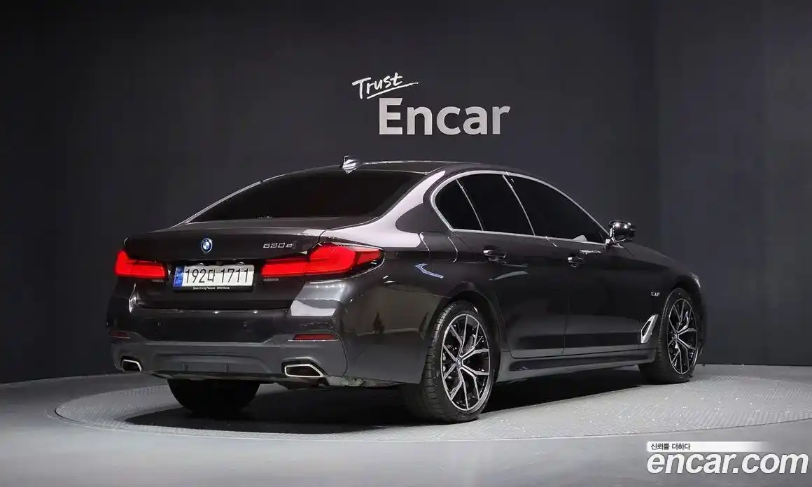 BMW 5-Series 2023 2.0 Автомат в Москве № 302425, фото 17