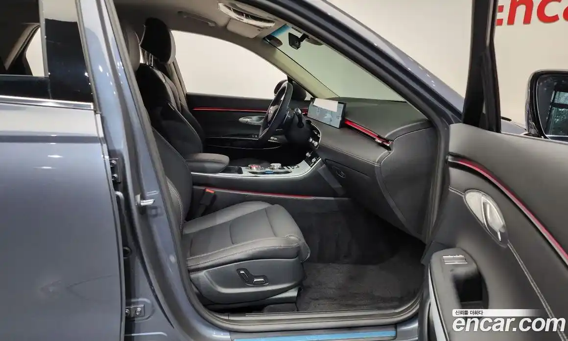 Genesis GV70 2026 2.5 Автомат в Москве № 308543, фото 12