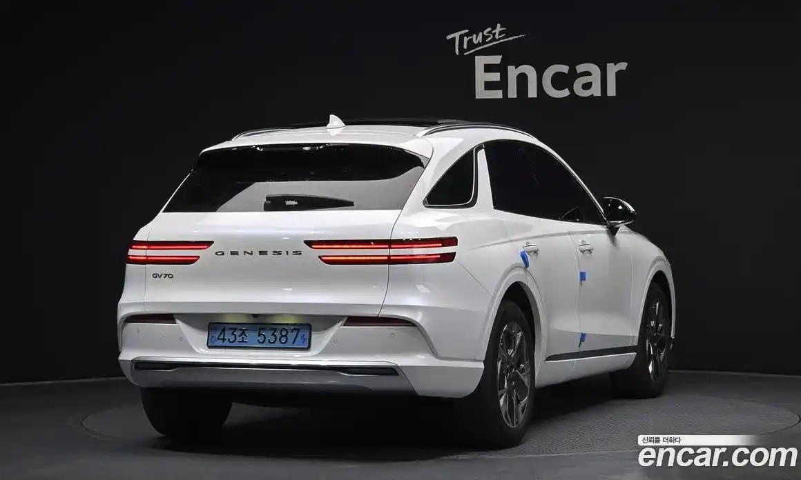 Genesis GV70 2022 0.1 Автомат в Москве № 82655, фото 15