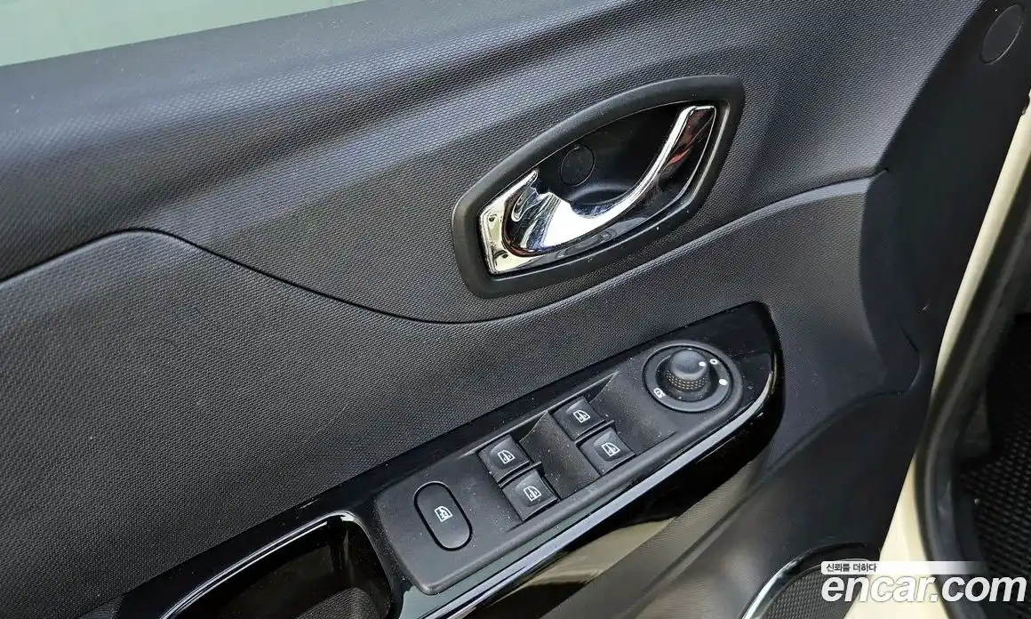 Renault QM3 2015 1.5 Автомат в Москве № 106128, фото 5