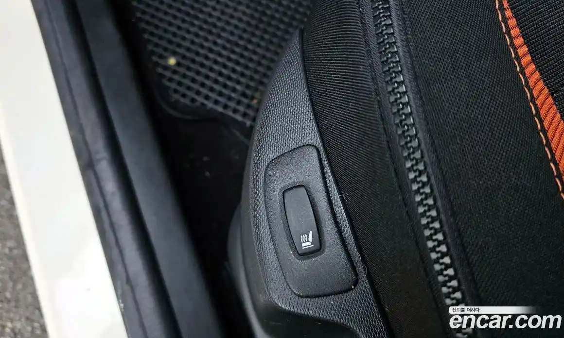 Renault QM3 2015 1.5 Автомат в Москве № 106128, фото 9