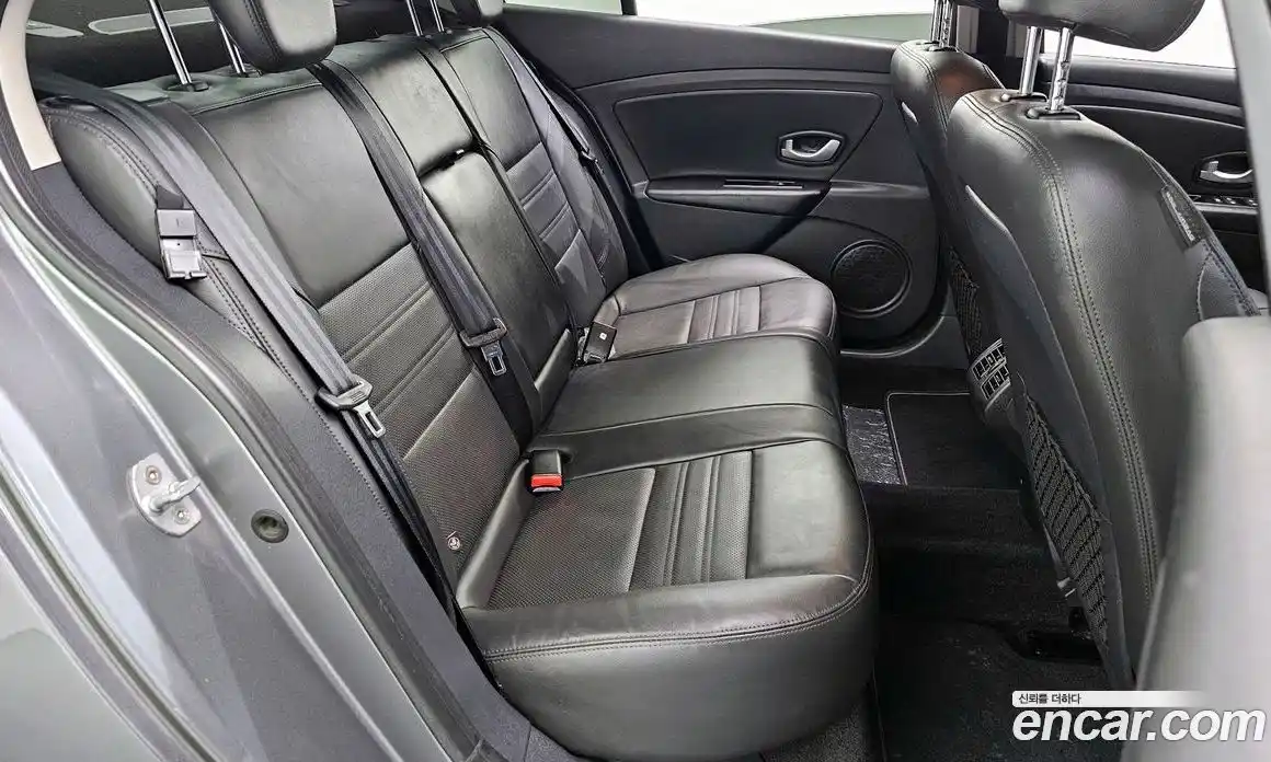 Renault SM3 2018 0.1 Автомат в Москве № 106879, фото 13