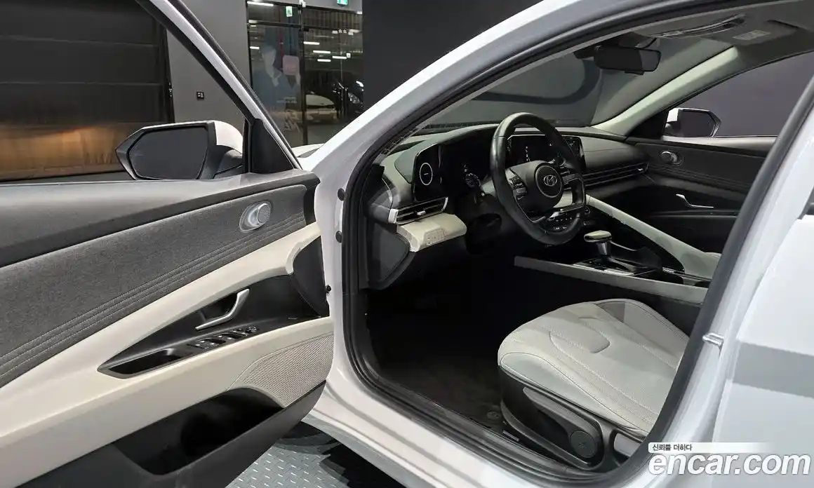 Hyundai Avante 2021 1.6 Автомат в Москве № 107626, фото 15