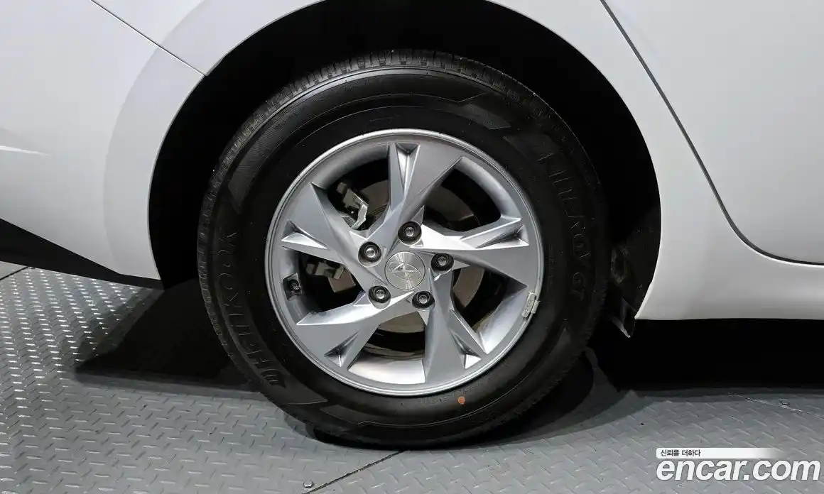 Hyundai Avante 2021 1.6 Автомат в Москве № 107626, фото 4