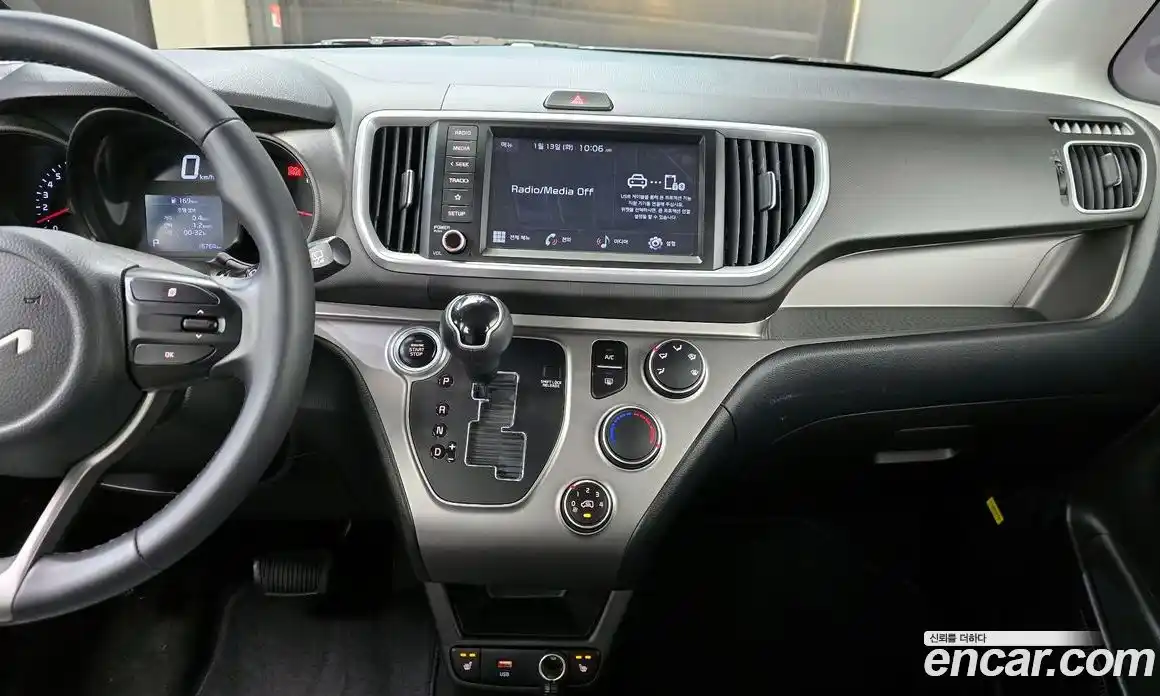 Kia Ray 2022 1.0 Автомат в Москве № 116014, фото 17